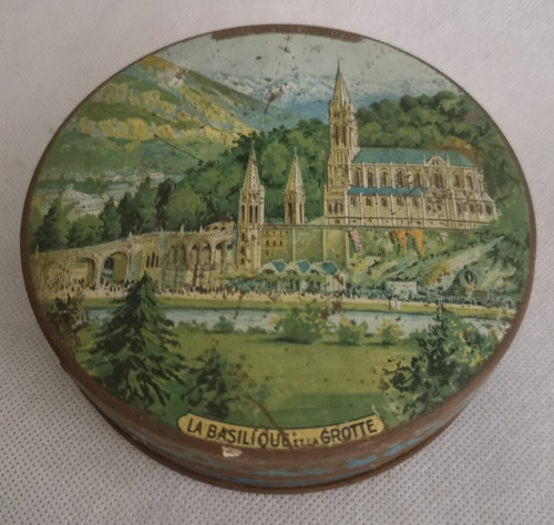 Belle ancienne boîte